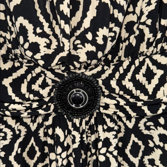 En Focus Studio cream and black maxi dress size 14 - Picture 5 of 7